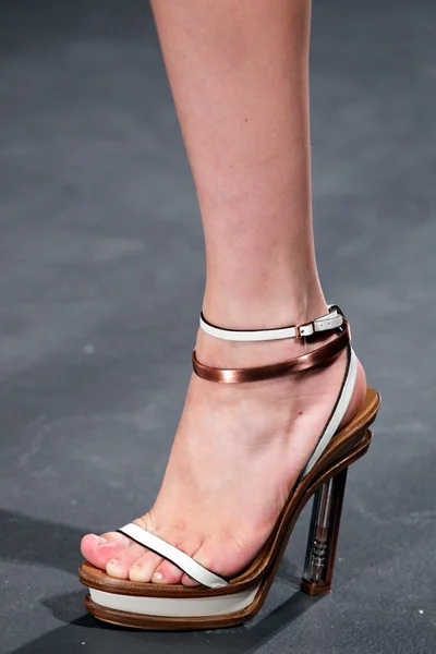 Look 13
